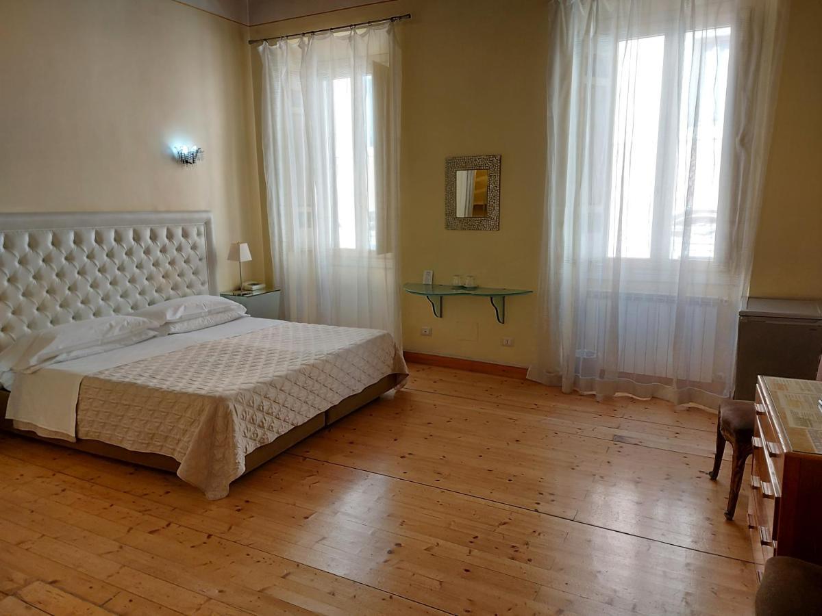 Residenza Al Corso Suites Rzym Zewnętrze zdjęcie