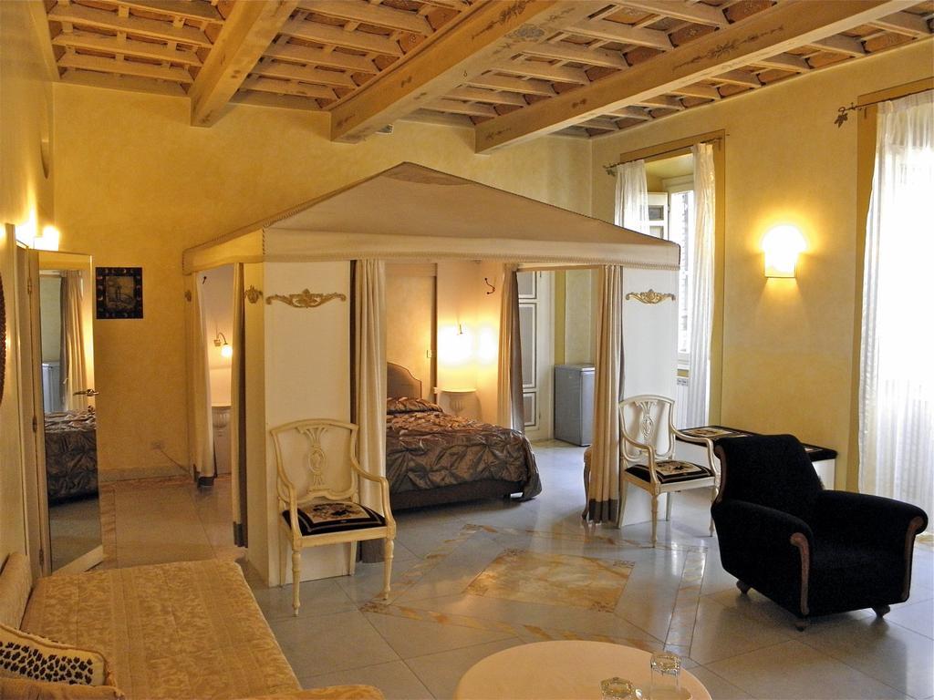 Residenza Al Corso Suites Rzym Pokój zdjęcie